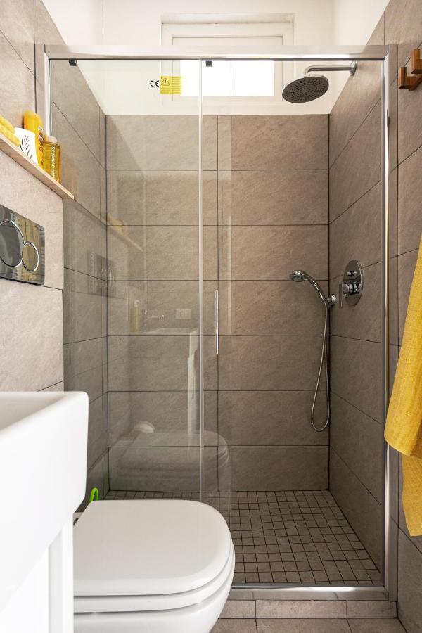 A Yellow Touch - Modern Studio In Isola Milano Dış mekan fotoğraf