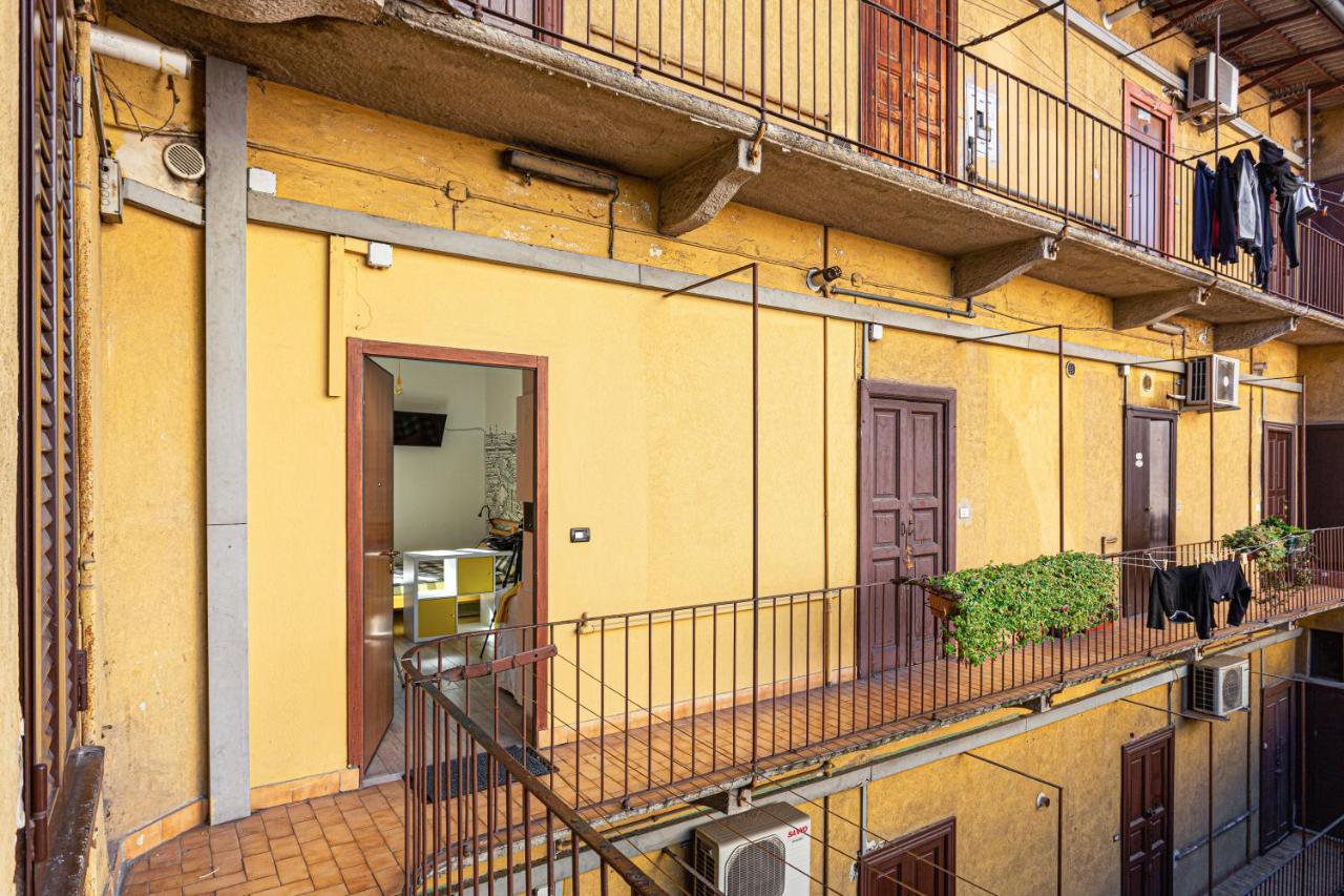 A Yellow Touch - Modern Studio In Isola Milano Dış mekan fotoğraf
